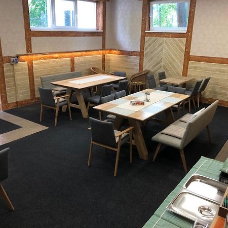 Dnm Inn Korycany Buitenkant foto