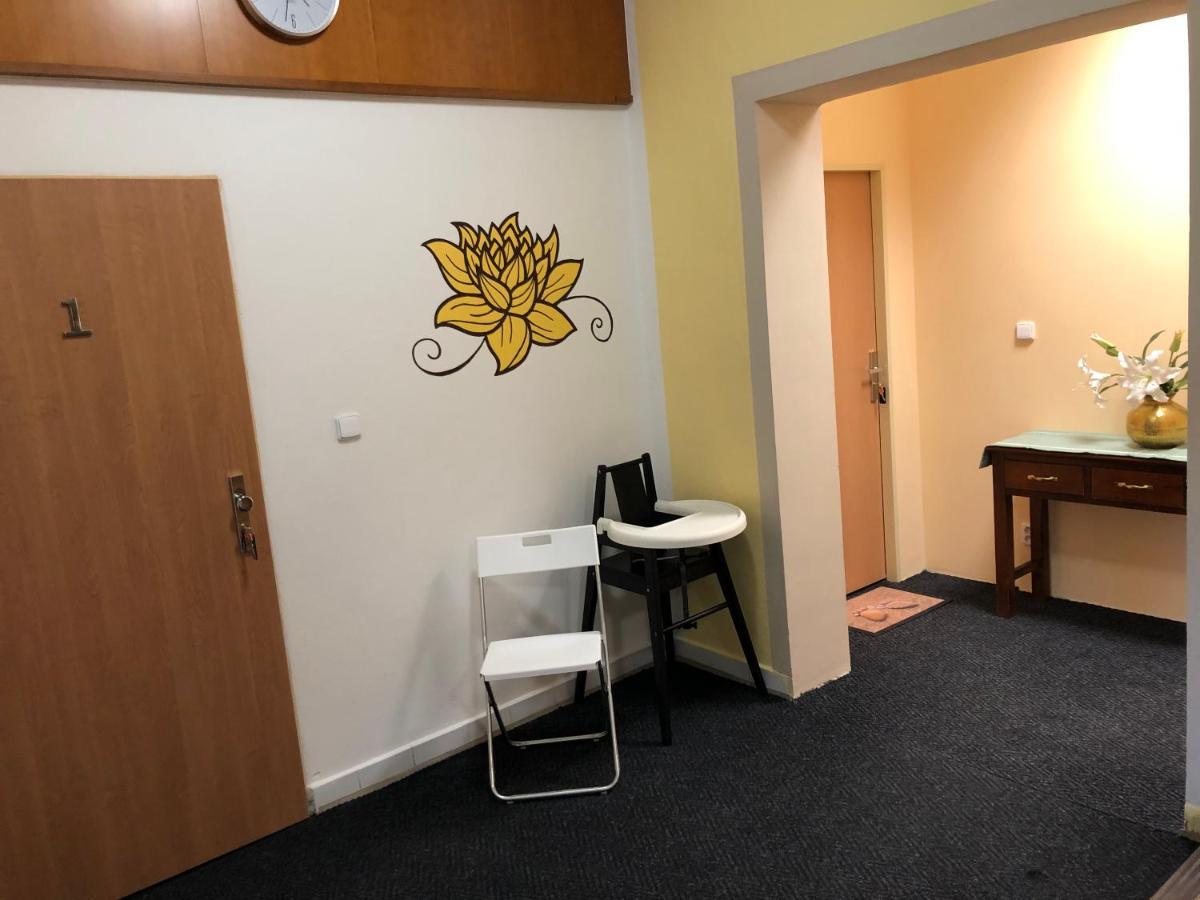 Dnm Inn Korycany Buitenkant foto