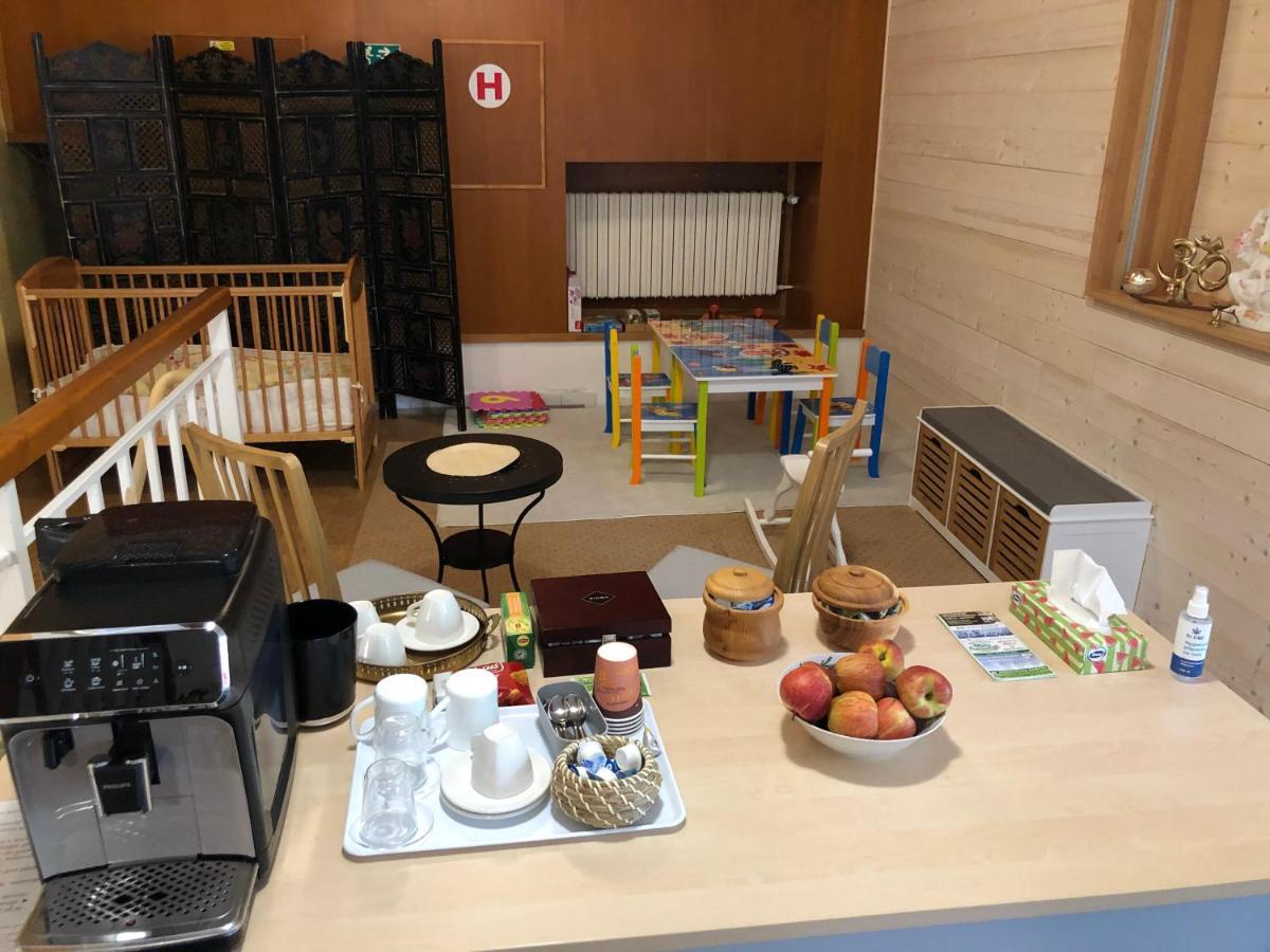 Dnm Inn Korycany Buitenkant foto