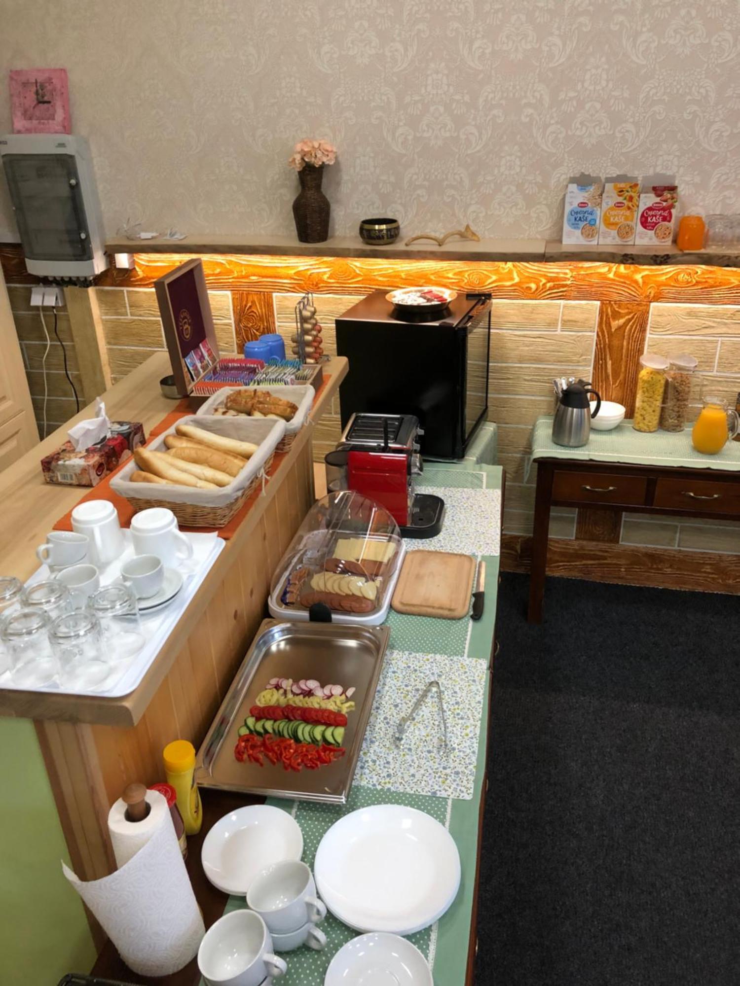 Dnm Inn Korycany Buitenkant foto