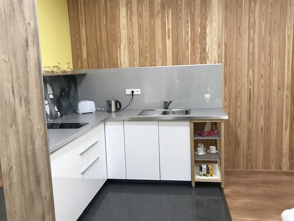 Dnm Inn Korycany Buitenkant foto