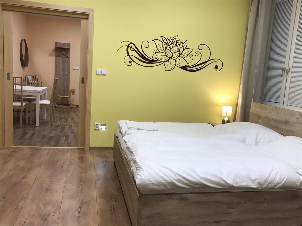 Dnm Inn Korycany Buitenkant foto