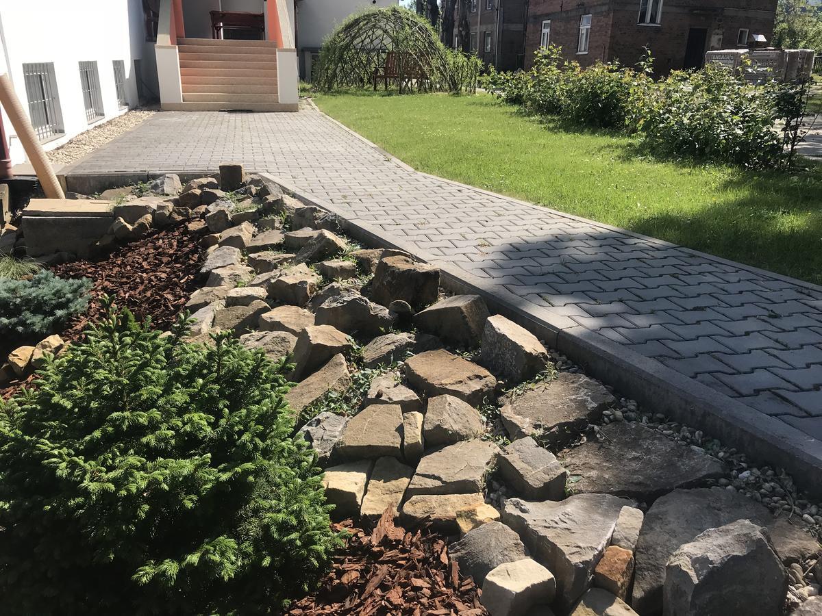 Dnm Inn Korycany Buitenkant foto