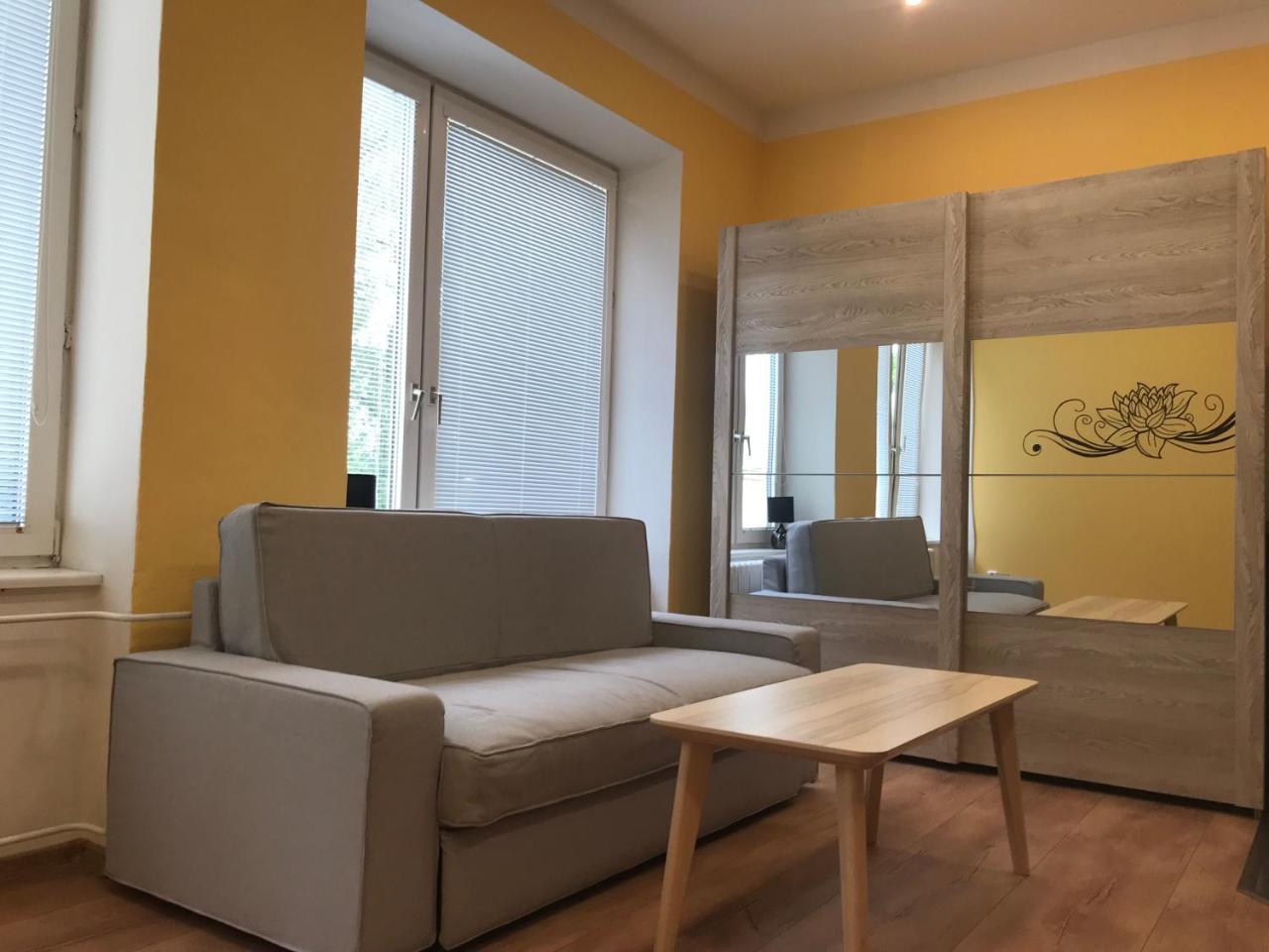 Dnm Inn Korycany Buitenkant foto